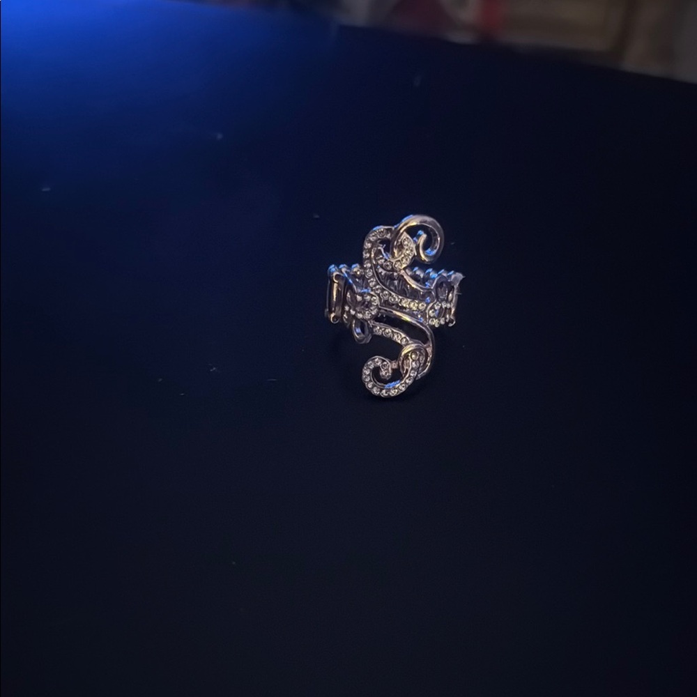 3/$10 Sale!! Elegant Gold Swirl Ring
